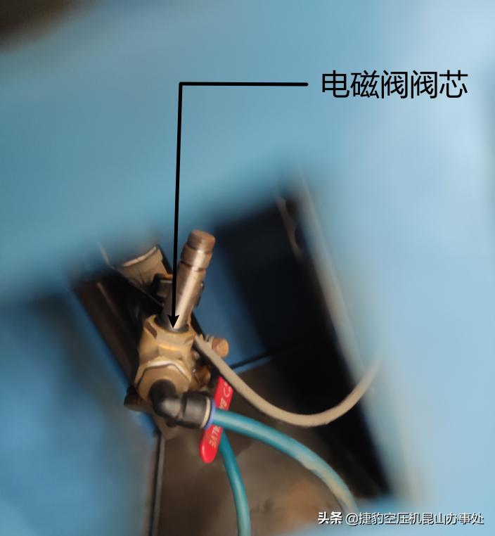 空压机空气含油量大如何解决,空压机压缩空气有油怎么办