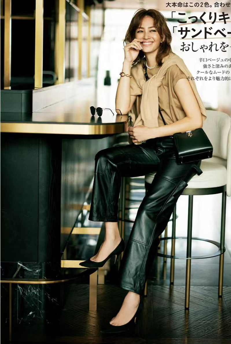 终于明白经典款的穿搭精髓,必须get的同色系穿搭高级永不过时