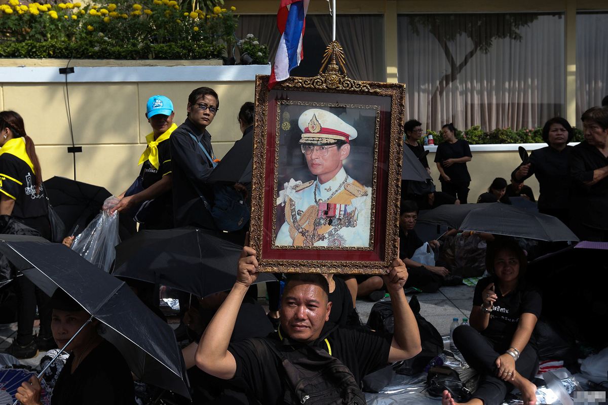 泰国的国王有实权吗,泰国国王和军方谁有实权