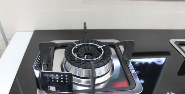 燃气灶800元和1300元有区别吗,燃气灶是6000好还是3000元的好