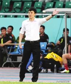 中国足坛“本土少帅”郝伟,和妻子奉子成婚,妻子说岳母待他很好