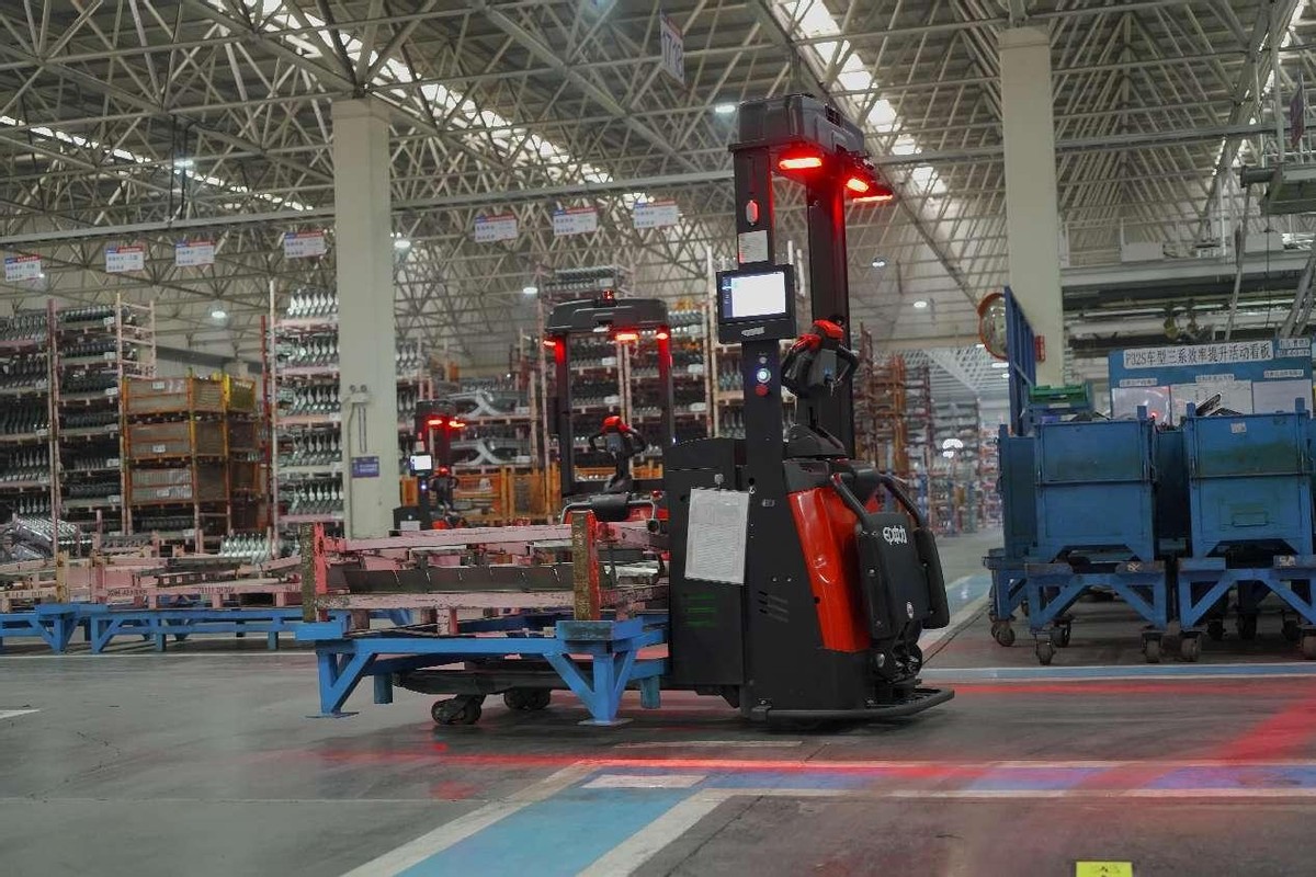 搬运工能有多智慧?中力带你探寻24h不停歇的汽车部件“智”造工厂