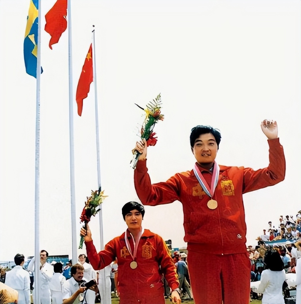 郭晶晶失误周继红,周继红伏明霞郭晶晶田亮