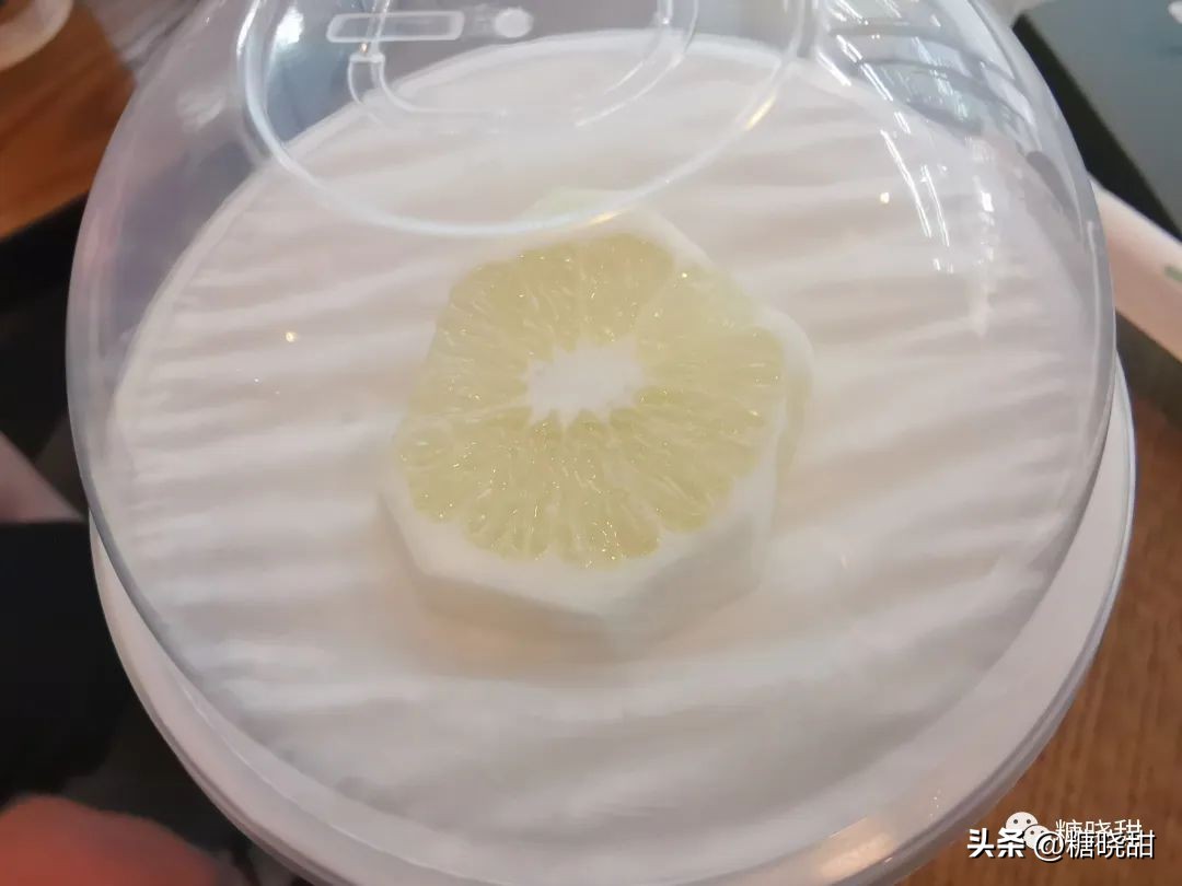 喝了十个品牌，三十款奶茶，终于找到了夏天的“解药”