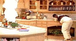 想穿这样的衣服还怕别人看见吗,穿这样的衣服出门真的不尴尬吗