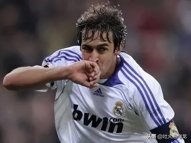 足球进球庆祝动作集锦,那些精彩进球瞬间足球