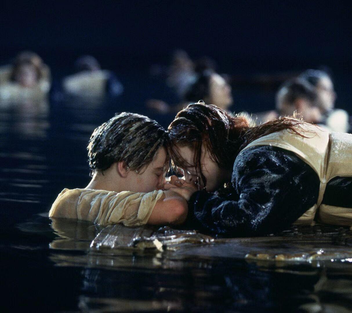 琛ｆ湇灏虹爜鍒お绂昏氨,鏄庢槦璇勮琛ｆ湇灏虹爜澶皬寮曞彂浜夎