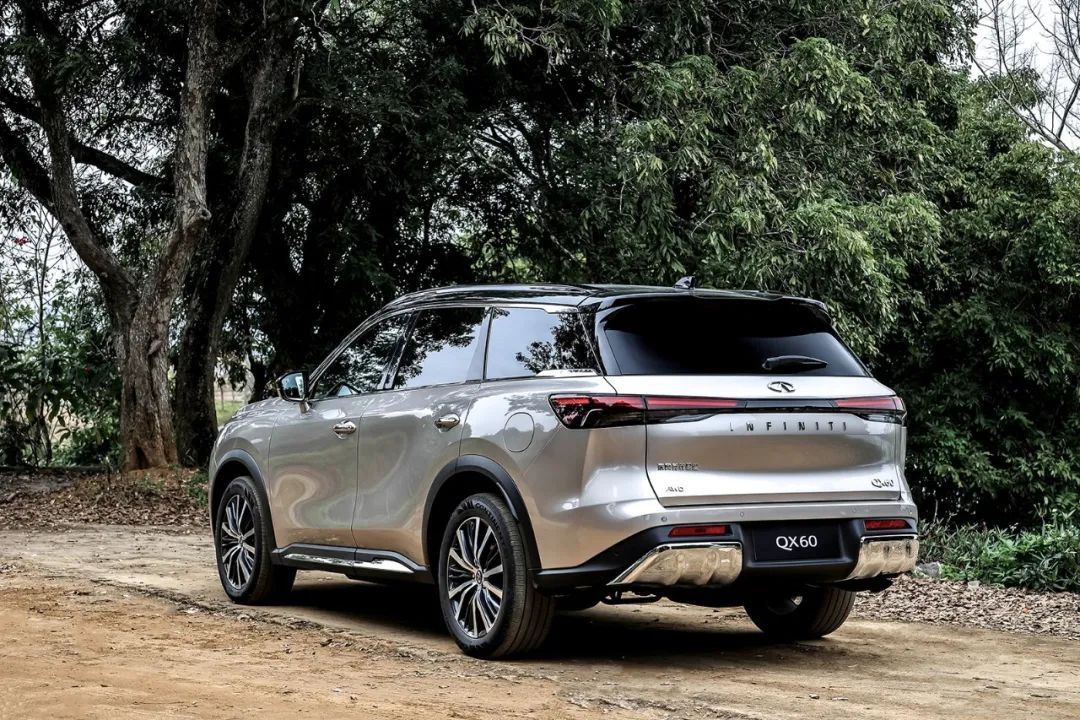 进口英菲尼迪qx602.5t试驾,试驾英菲尼迪qx6017款