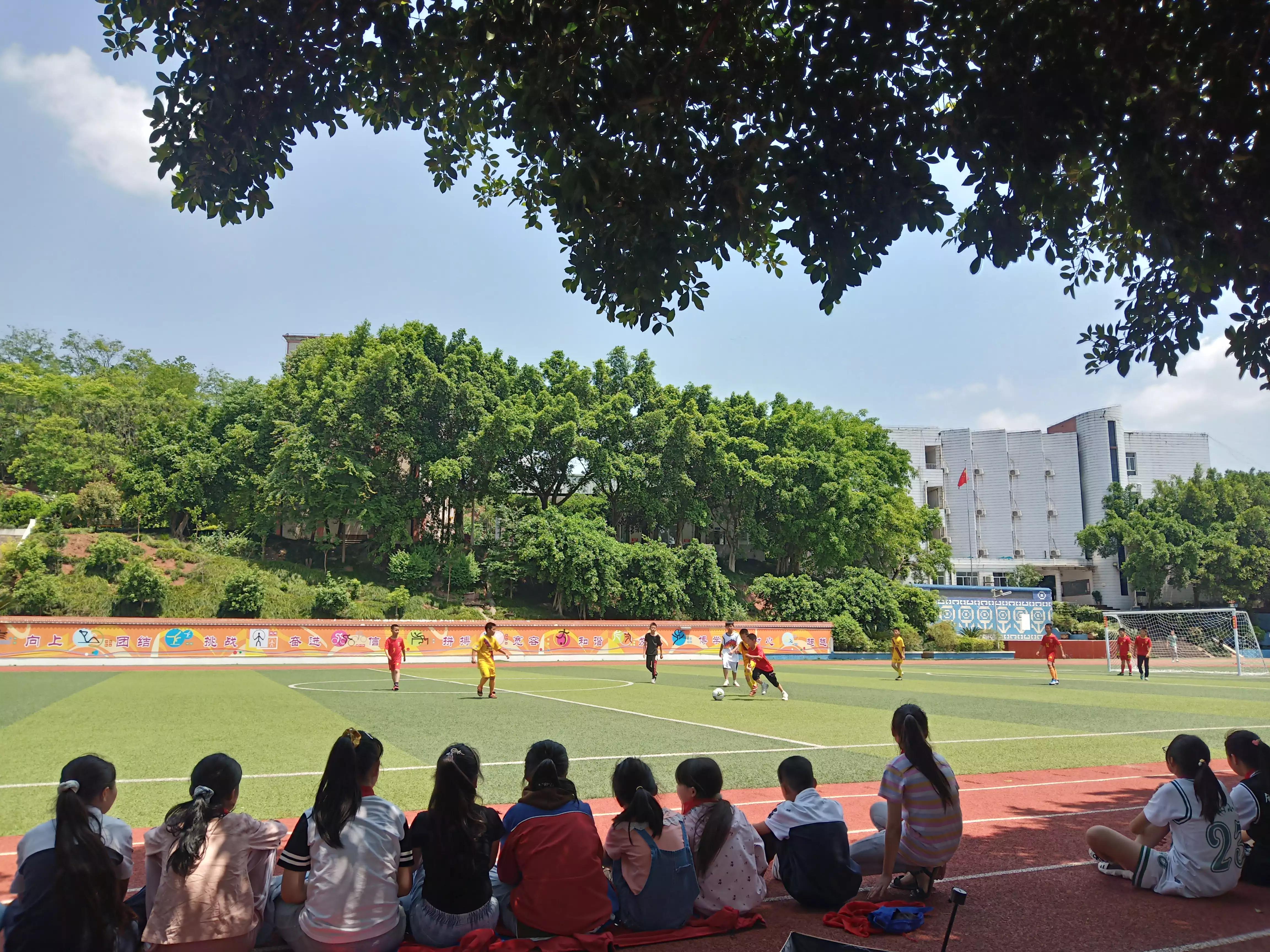 足球，让生活变得快乐