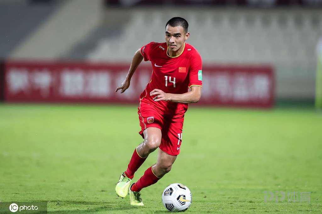 国足对沙特张玉宁,12强赛沙特男足张玉宁
