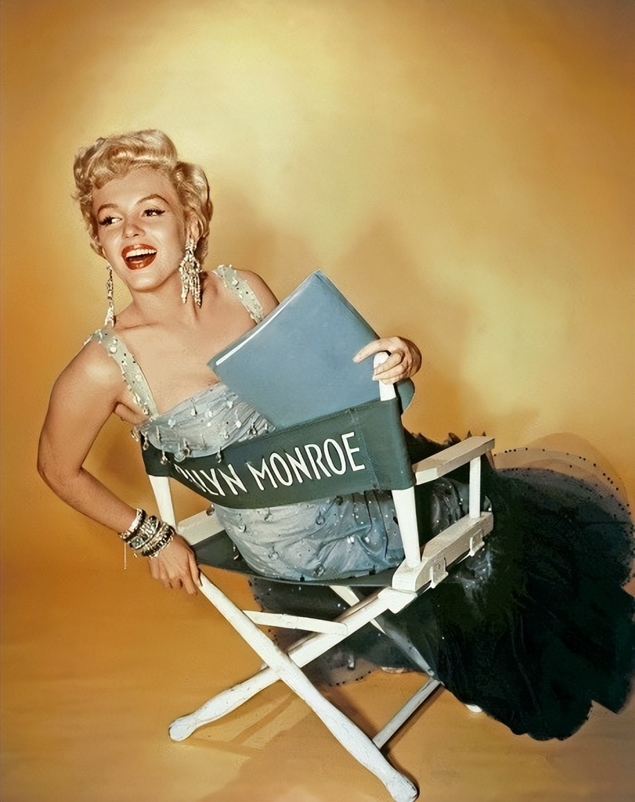 黑发在欧洲是最尊贵的发色,红发外国人的发色