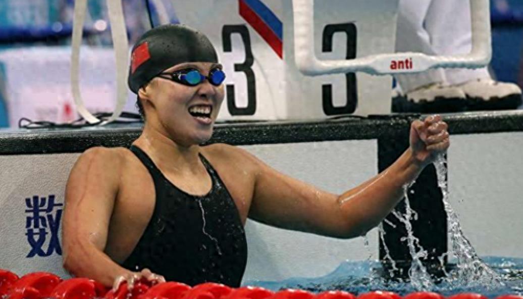 女运动员的痛苦程度,女运动员赛场上痛苦哭