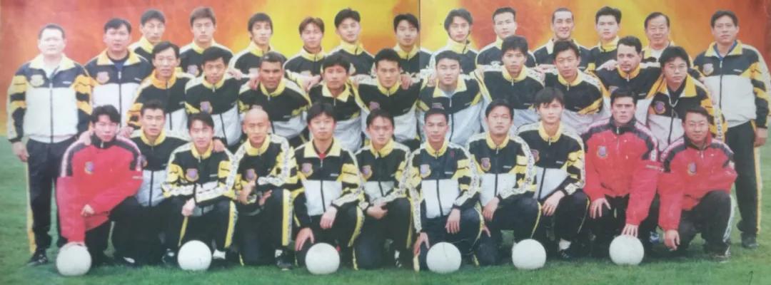 2022足球全家福高清图片,原成都五牛足球队照片和名单