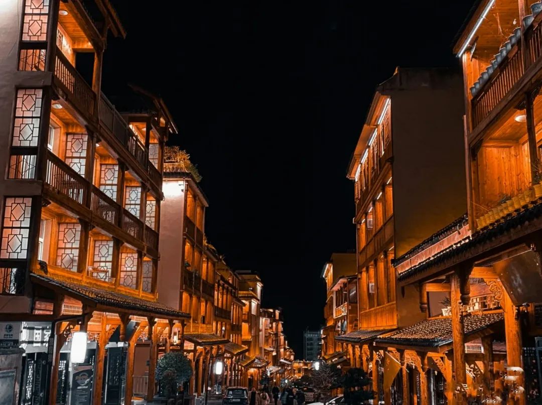 火出了圈,甘孜文旅局长化身侠客火出圈