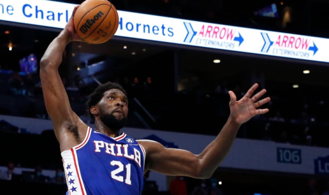 威少詹姆斯相继三双,火箭战胜湖人威少30分詹姆斯三双