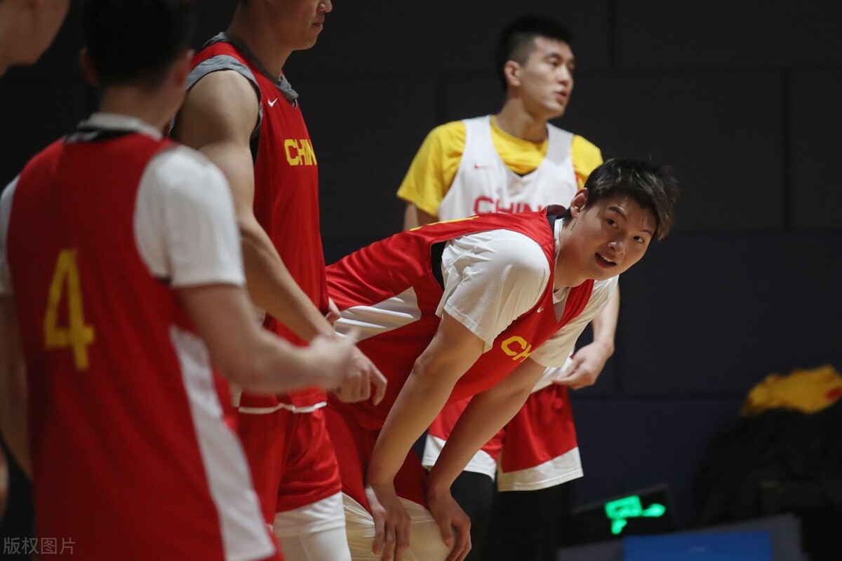 不甩脸子,不闹情绪,为什么还有人质疑王哲林?