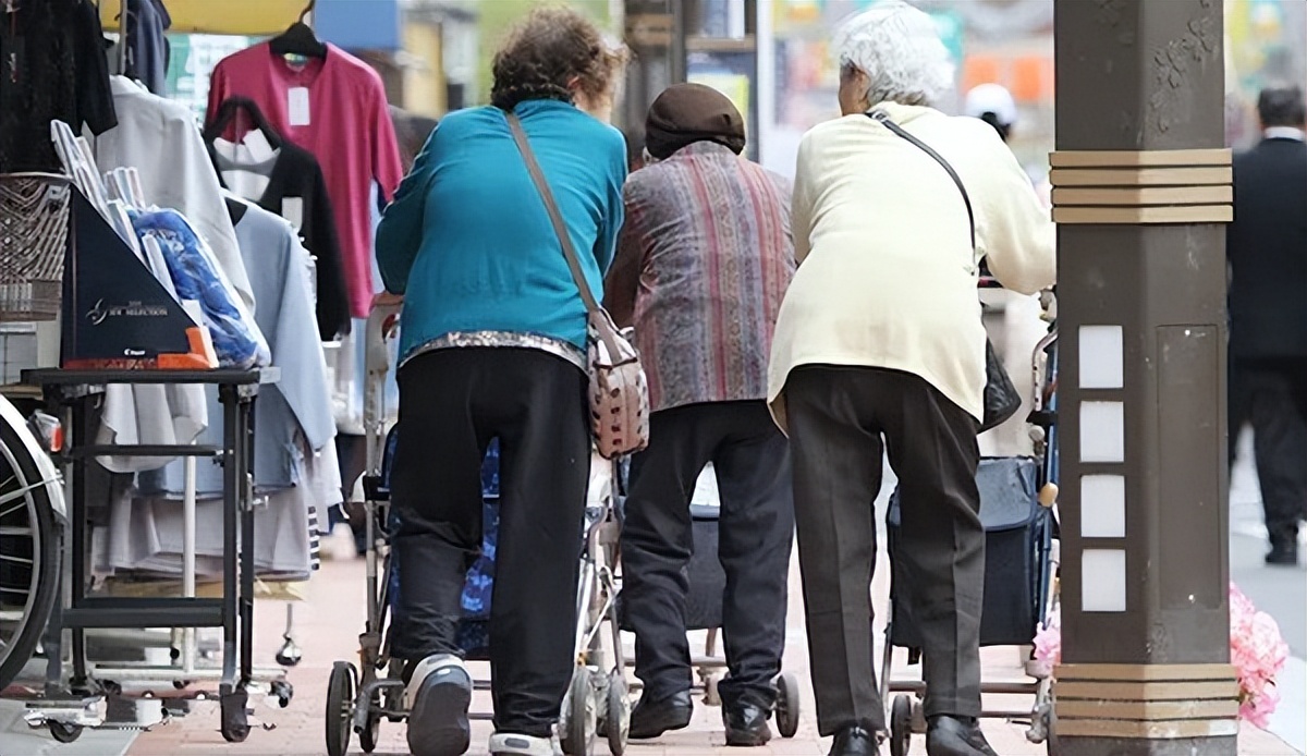 一个全球第一，一个仅排64！日本医疗与中国相比差距在哪些地方？