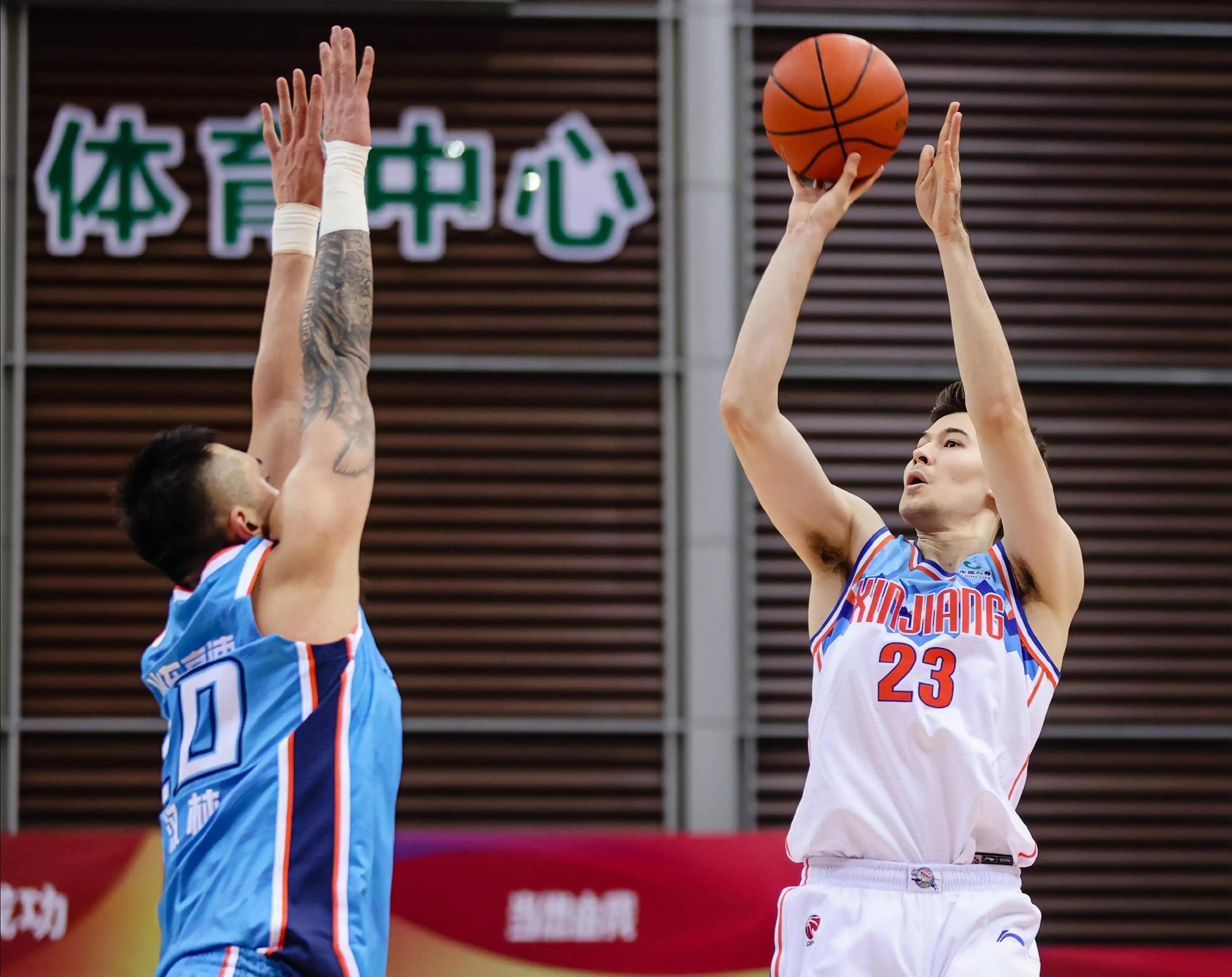 男篮下次集训至少30人，林葳张宁等新人有戏，孙铭徽等人有望回归