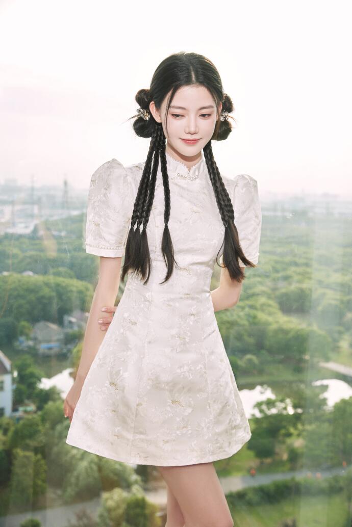 孙珍妮蓝发造型,孙珍妮的半扎发