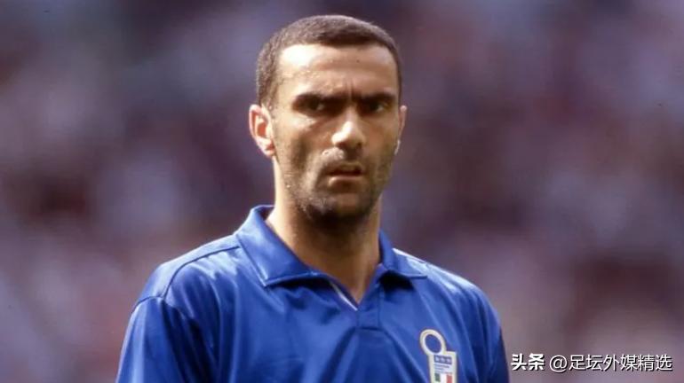 足坛历史十大右后卫,足坛十大年轻右边后卫