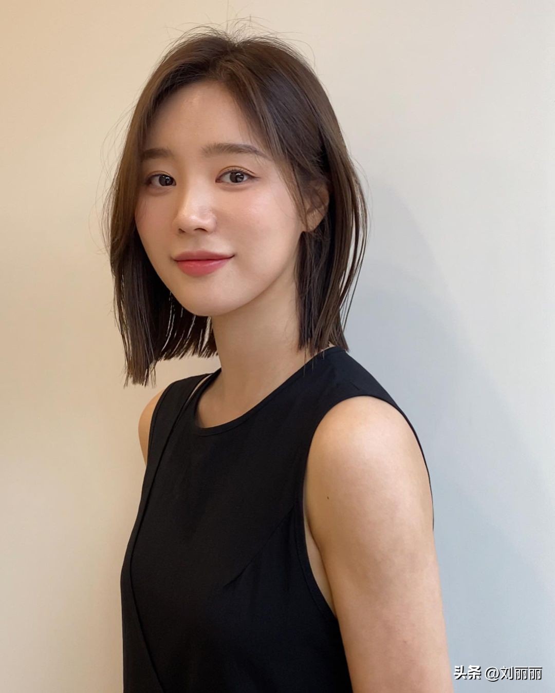 圆形女生什么发型能让五官立体,不太立体的圆脸女生适合什么发型