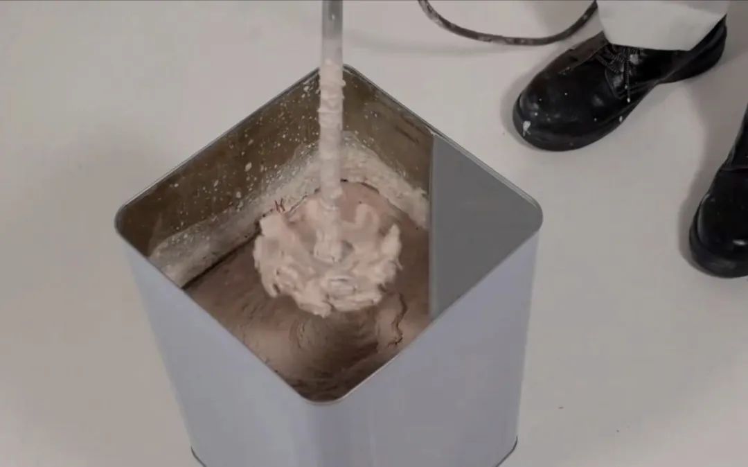 稻草泥漆和乳胶漆哪个划算,乳胶漆跟稻草漆施工工艺一样吗