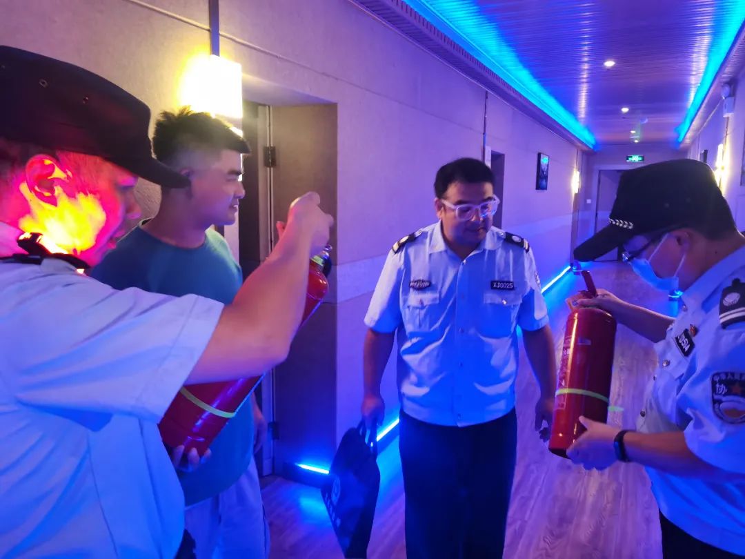 夏季治安打击整治“百日行动”丨尽锐出战！河南洛阳公安全力开展夏夜治安巡查宣防第二次集中统一行动