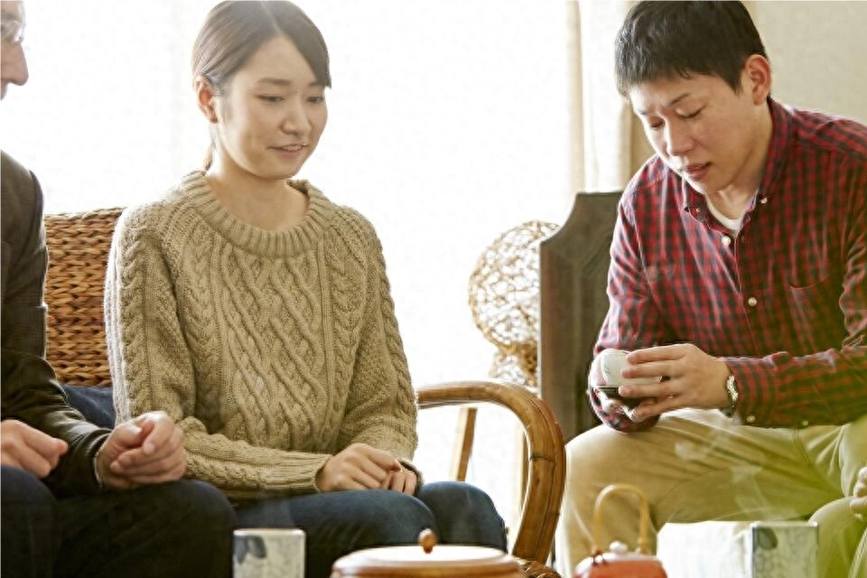 离婚3年后，老公欠债30万找我，我的选择让他后悔