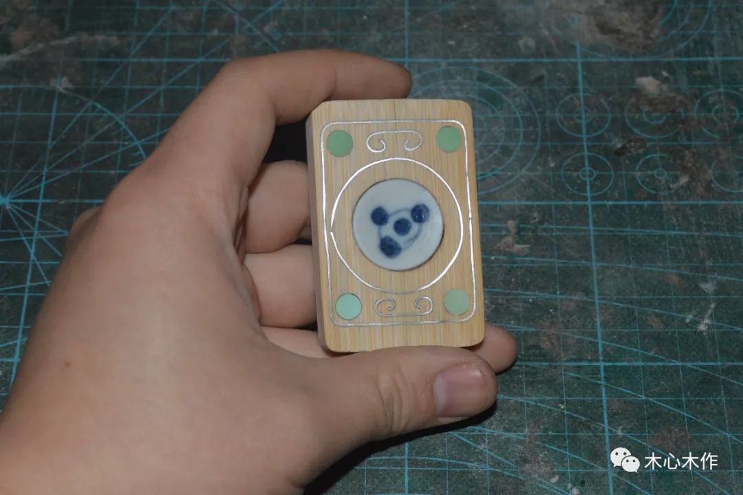 青花平安无事牌雕刻,青花瓷无事牌