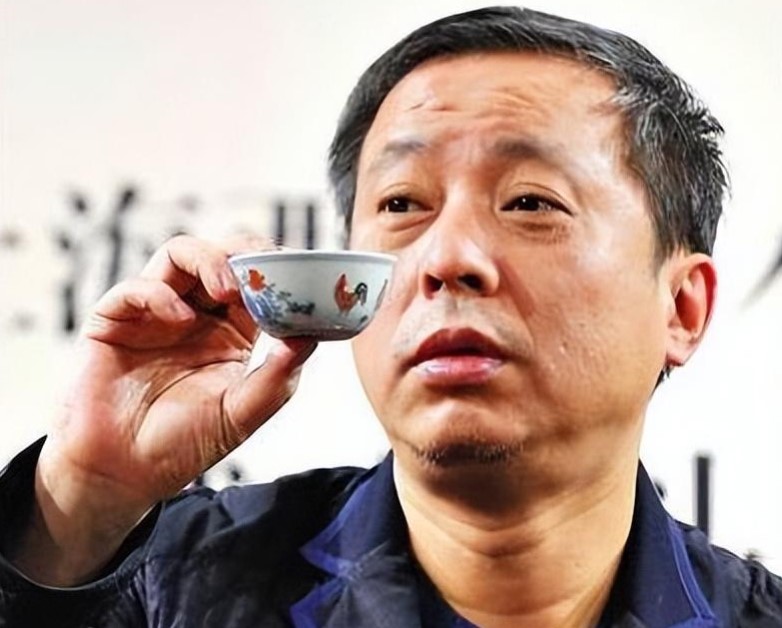 刘益谦为何卖藏品,刘益谦28亿喝茶图片