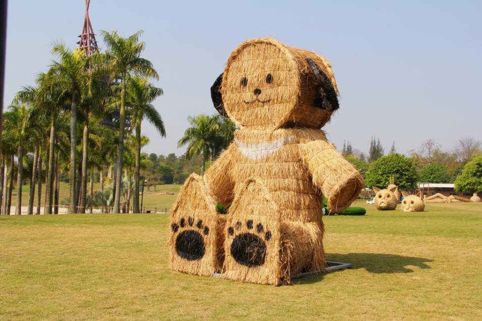 郁金香主题公园稻草人,2022年郁金香花海贵州