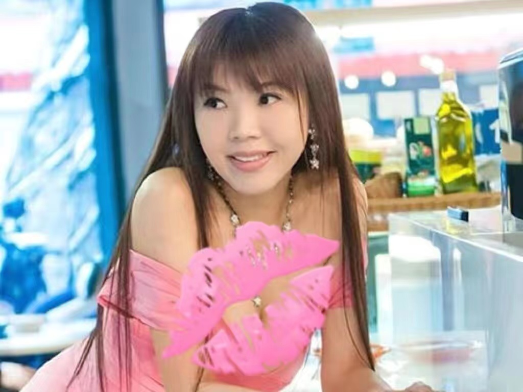 中国台湾女明星3个月攒2万，回湖北恩施修祖坟，自己却住出租房里