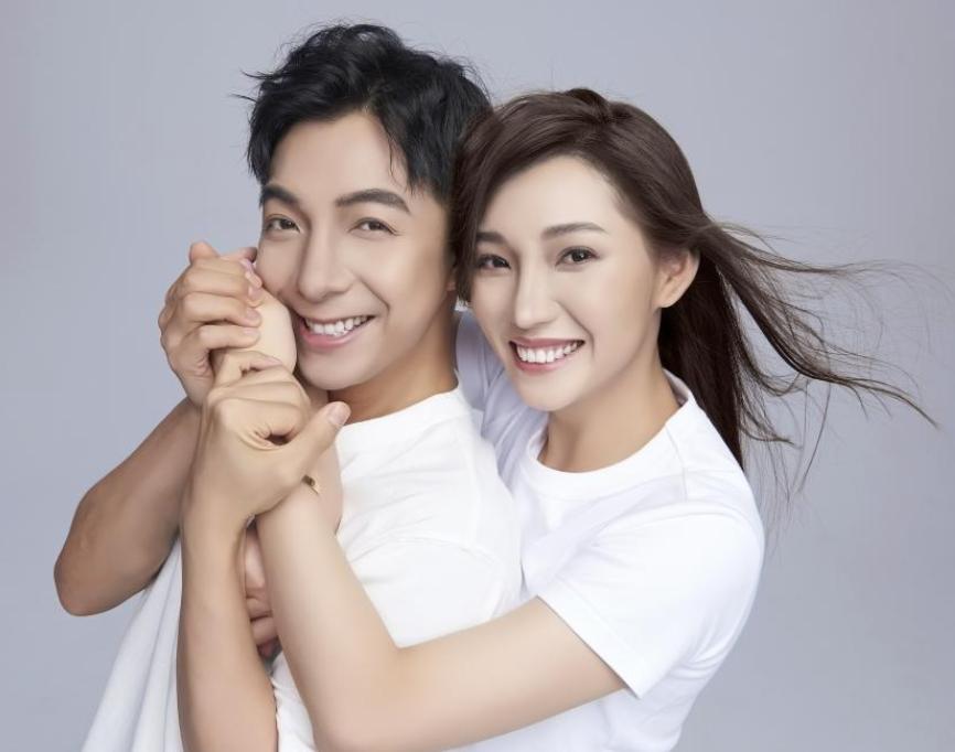 拿海鲜喂鸡、20秒36万进账，网红这一职业，真就“钱”途无量？