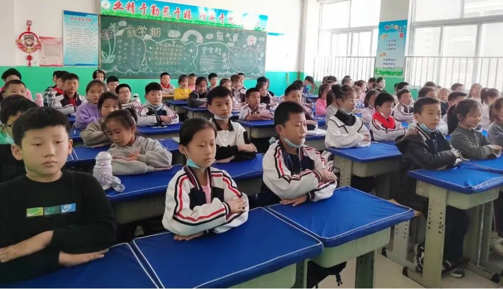 少先队红领巾广播站氛围,红领巾广播站少先队风采