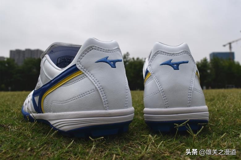美津浓宽脚碎钉足球鞋推荐,足球鞋推荐中场宽脚美津浓