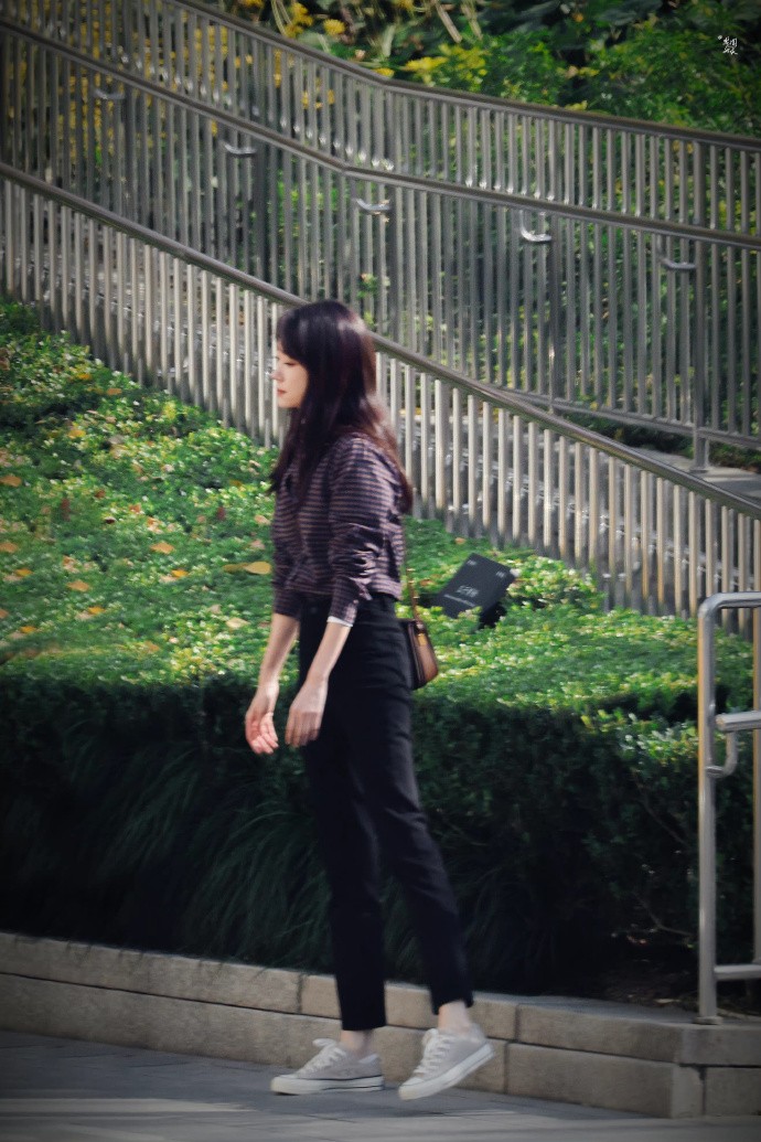 张小斐成名前后对比衣品,好事成双张小斐衣品