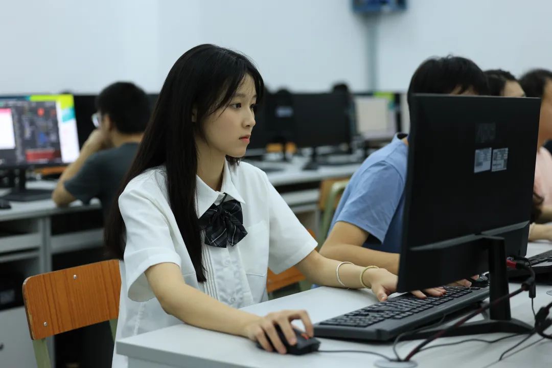 师姐带你飞！解锁这个国家级课程加持的学院有多牛！