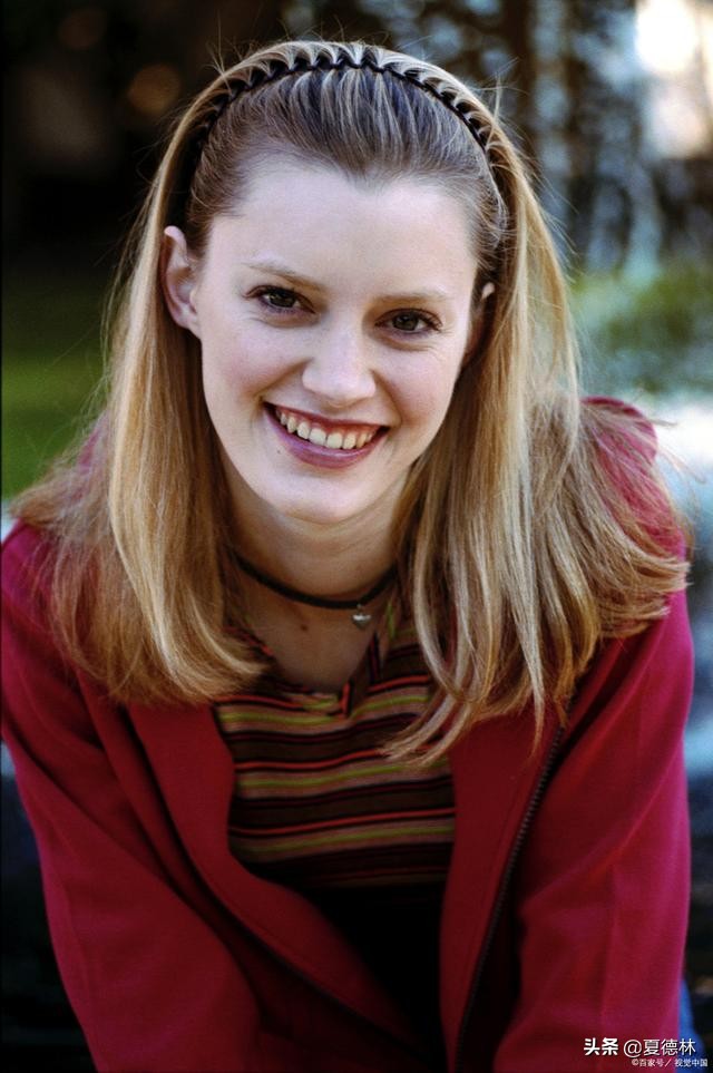 笑露牙龈怎么通过日常改善,为什么有些人笑起来露牙龈