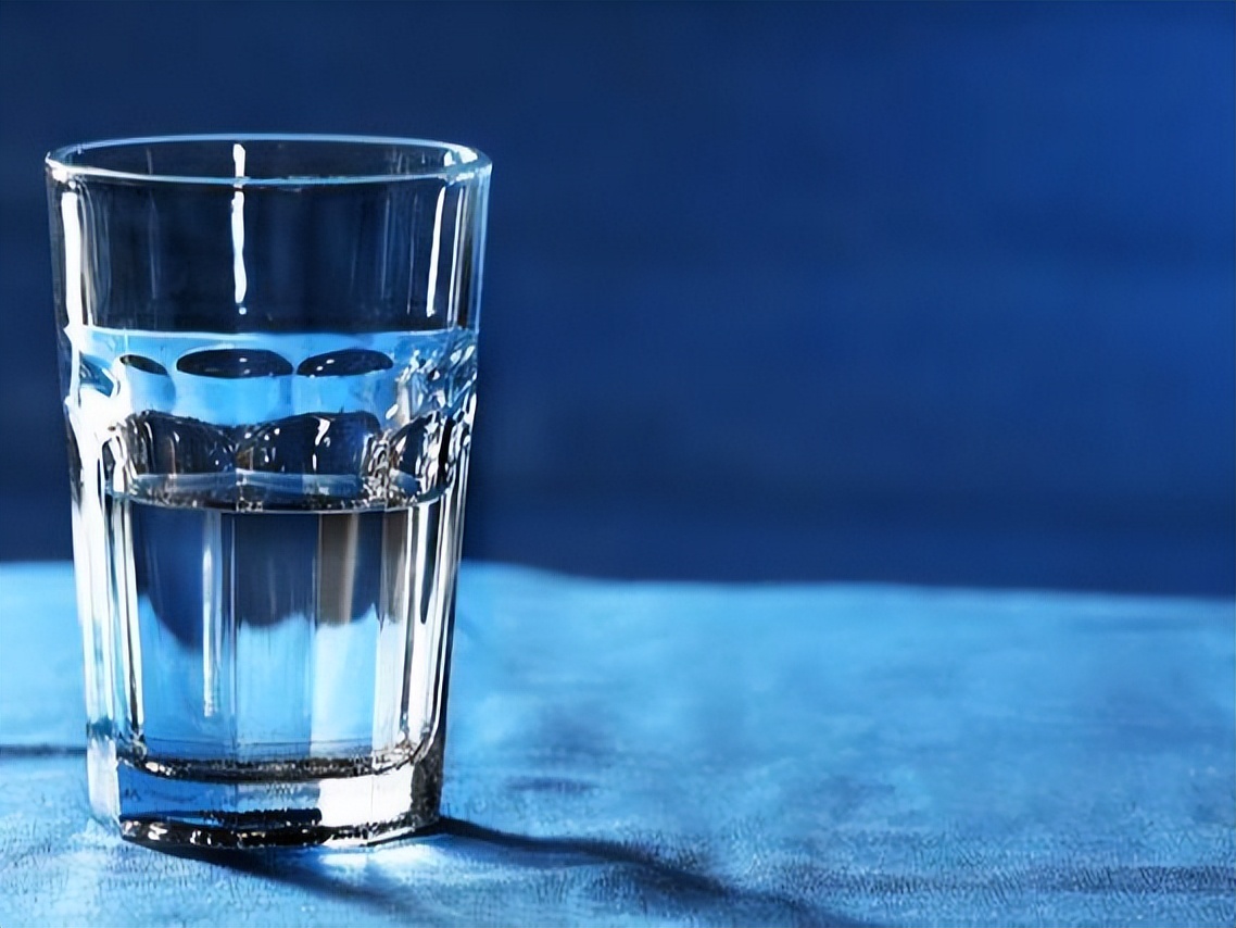 晨起第一杯水,你喝对了吗?喝错有害健康,医生告诉你怎么喝