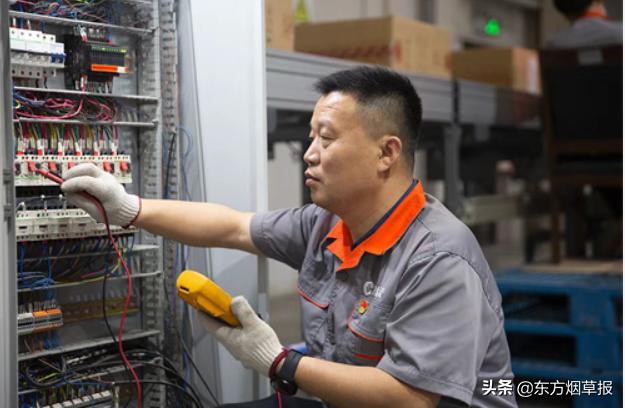 河南鹤烟物流：用担当实干擦亮*党**旗底色