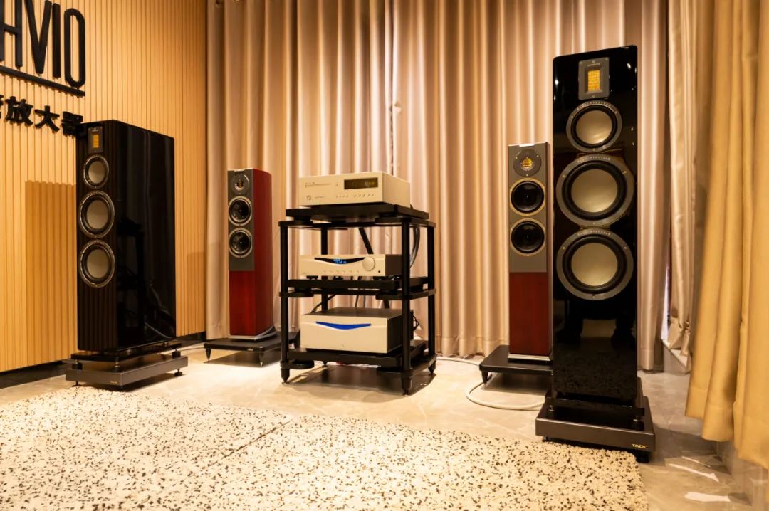 唯美而富有诗意！AudiaFlight歌匠FLS1/FLS4前后级