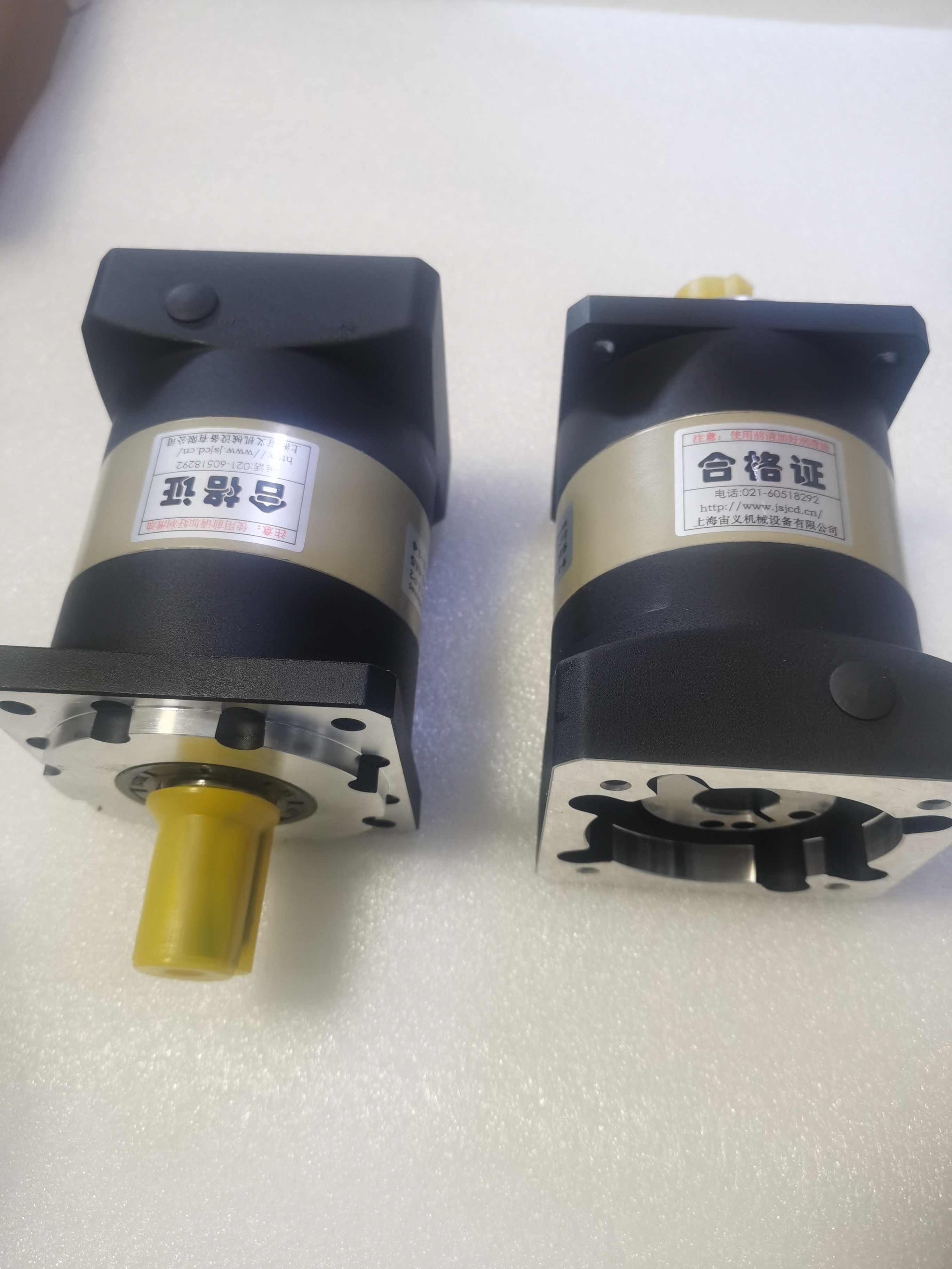 RF77DRN132S4RF77DV132M4粉碎机减速机RF77DRE160M4许用扭矩