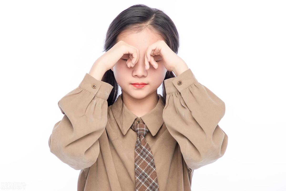 整天工作对着电脑的怎么保护眼睛,上班八小时对着电脑怎么保护眼睛