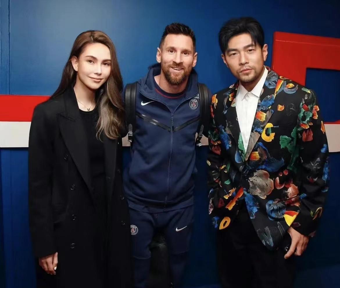 周杰伦萧亚轩同台合集,萧亚轩直播提到周杰伦