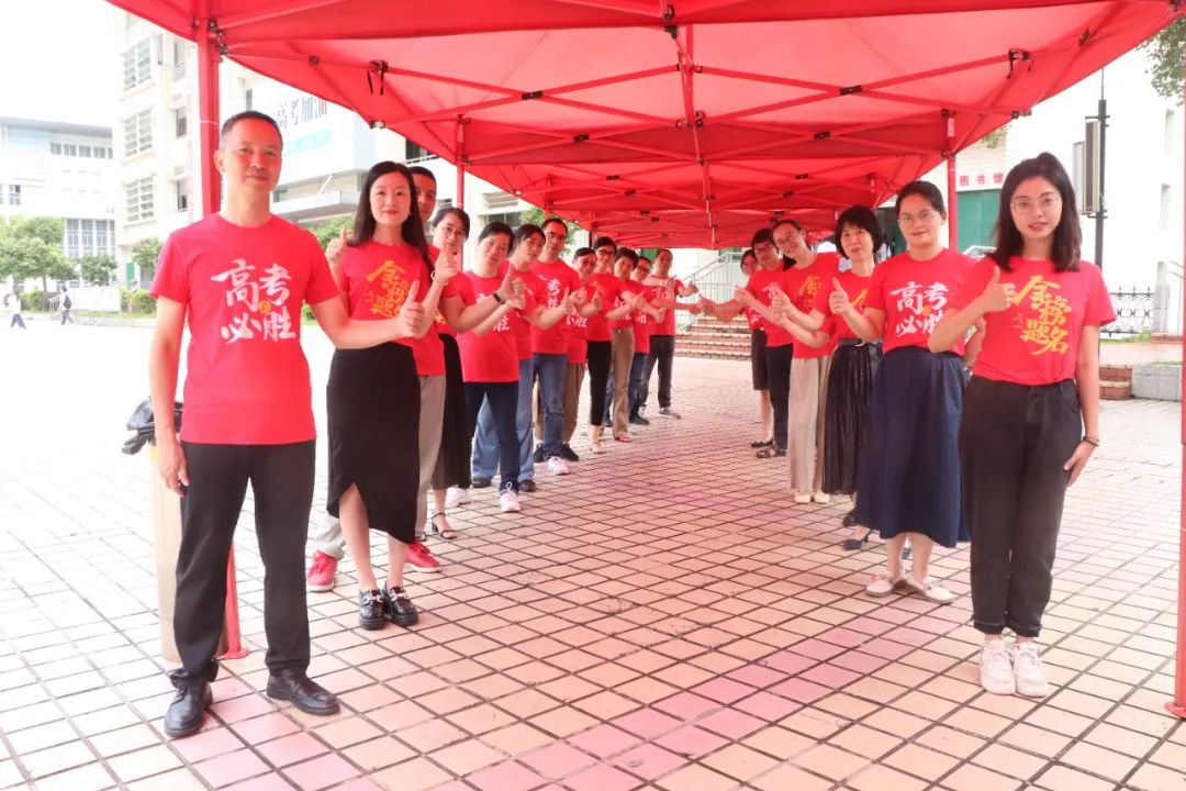 加油吧青年直击高考现场,加油吧少年高考首日现场直击