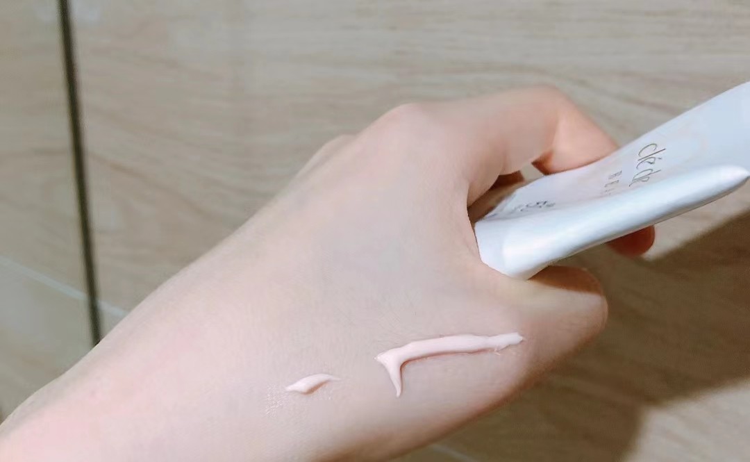 雅诗兰黛养肤和防晒遮瑕哪个好,蓝胖子和雅诗兰黛防晒哪个好