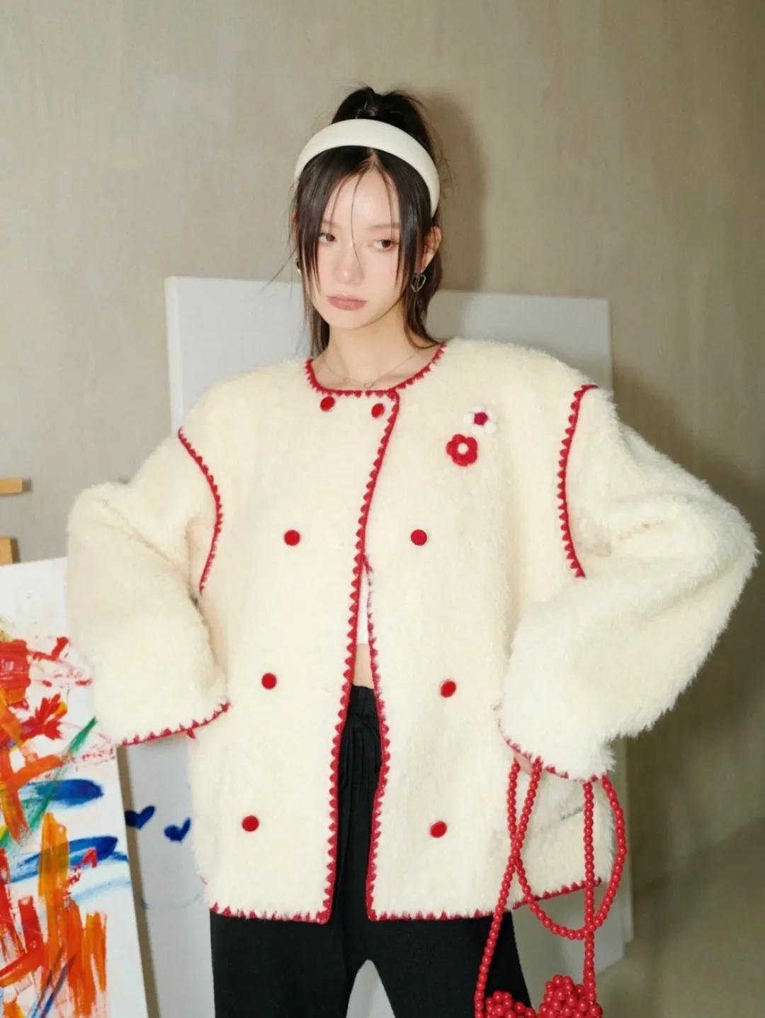 新年当然是穿红色最应景！不过节也想穿