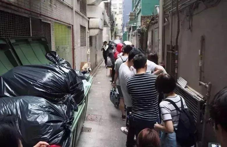 周星驰巅峰之作喜剧之王经典片段,香港第一喜剧之王是谁