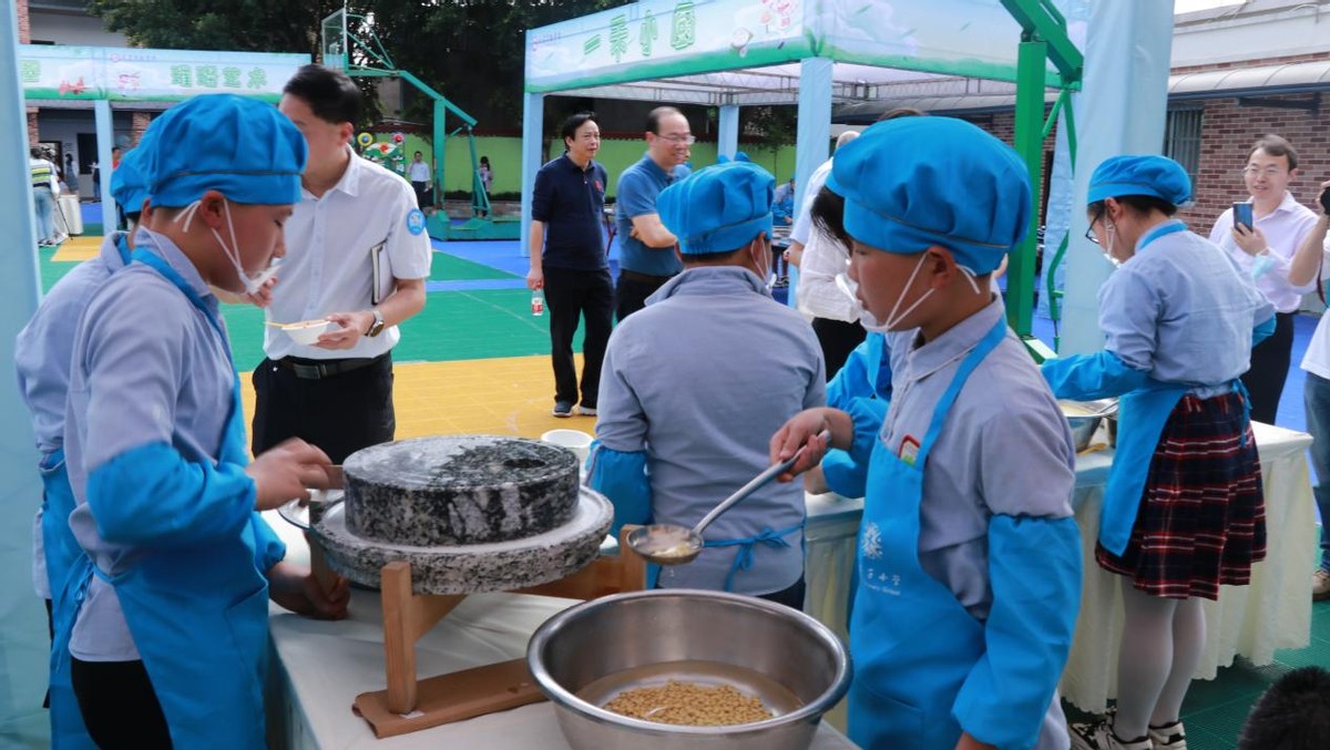 课后服务小学生特色课程,中小学课后服务工作