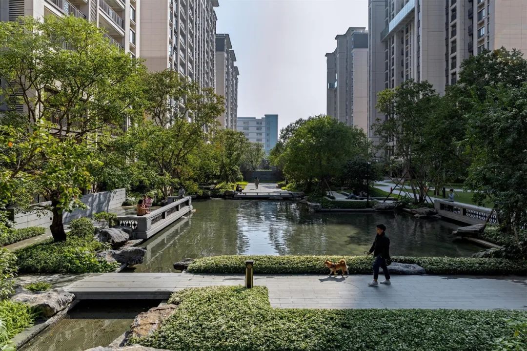 自然跌水景观,水幕瀑布跌水景观效果图